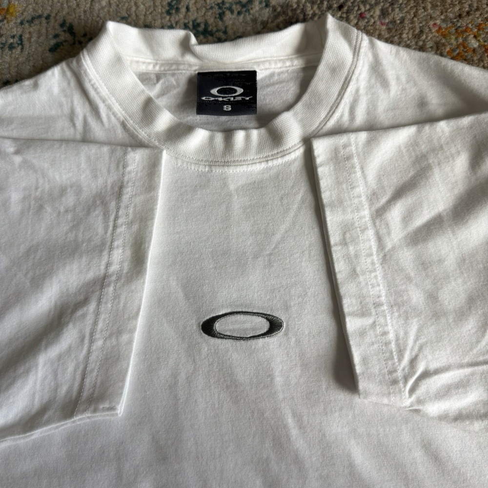 Vintage Y2K 2000s Oakley Center Ellipse Logo Embroidered T-Shirt White Small